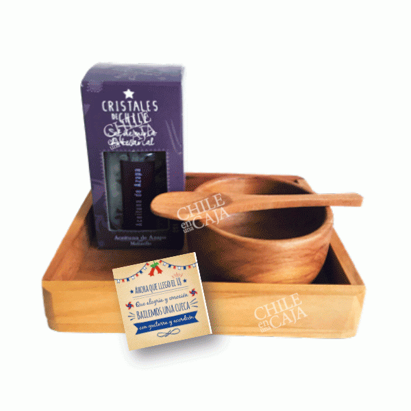 _CORGOU206-Pocillo-y-tabla-de-madera-con-sal-de-mina-