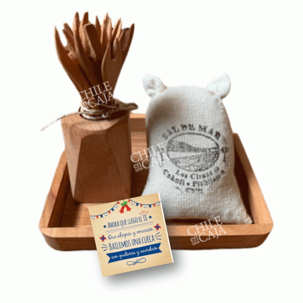 _CORGOU268-Tabla-con-pinchos-y-sal-